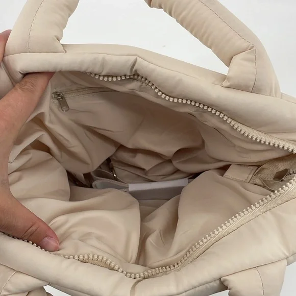 Wilo The Label Weekender Quilted Bag A18 - Picture 4 of 7